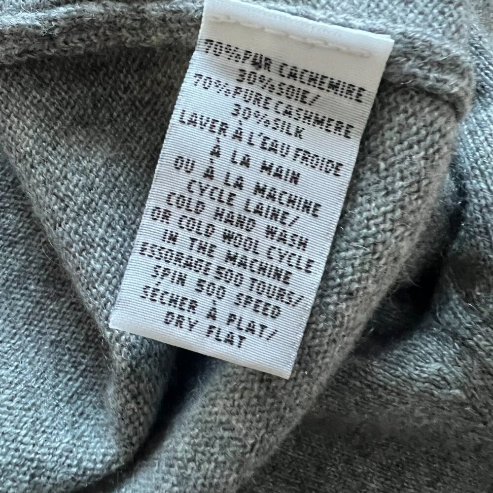 Eric Bompard Spring Cashmere V-Neck Sweater Gray – XL | Luxury French Knit - Picture 6 of 7